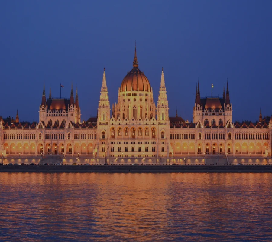 Budapester Parlamentsgebäude in einer Außenansicht